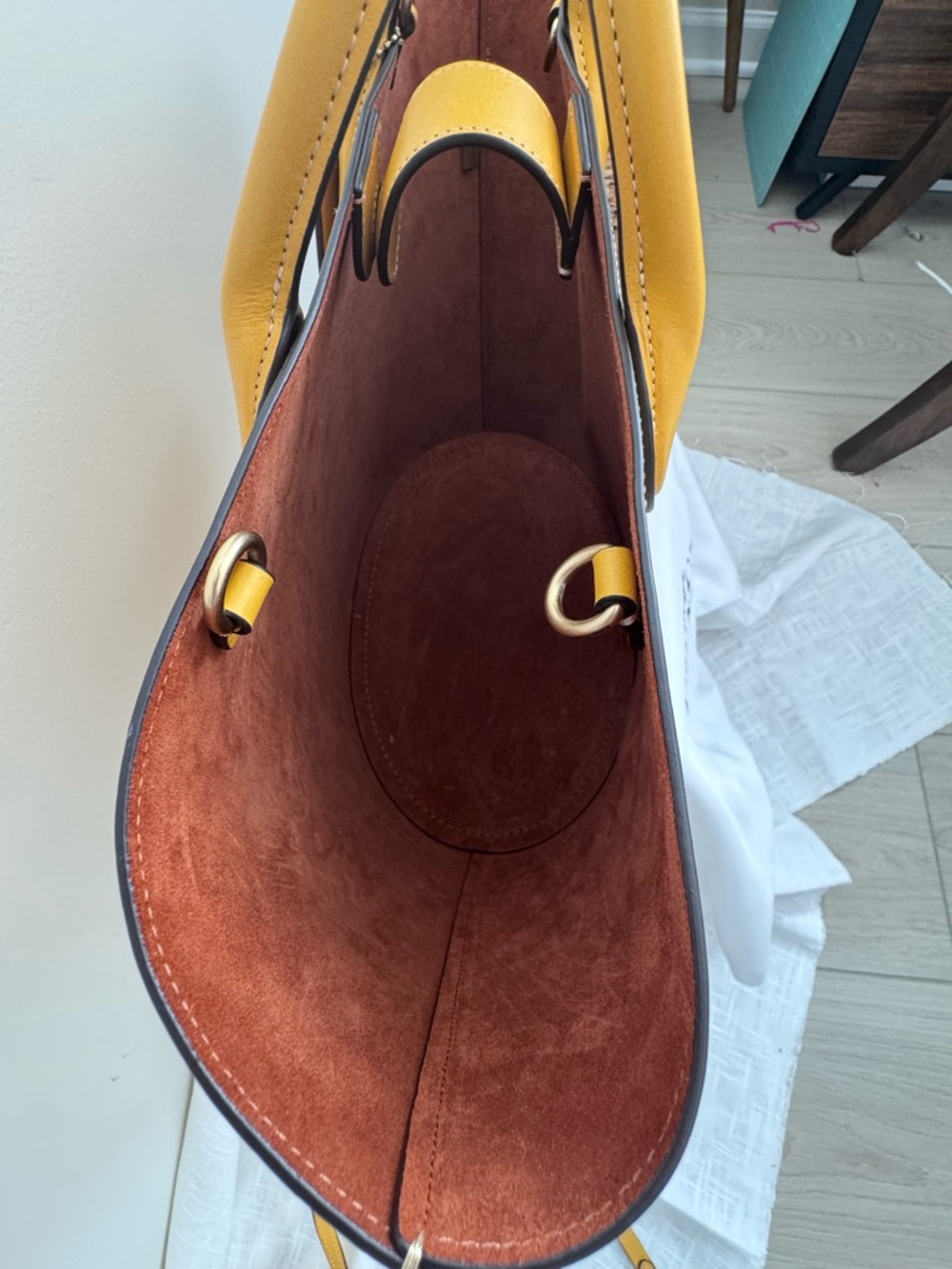 Coach Pebbled Leather Tote in Mustard Gold with two detachable shoulder straps - Picture 8 of 16